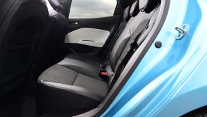 Renault%20Clio%20E-Tech%20Hybrid-18.jpg