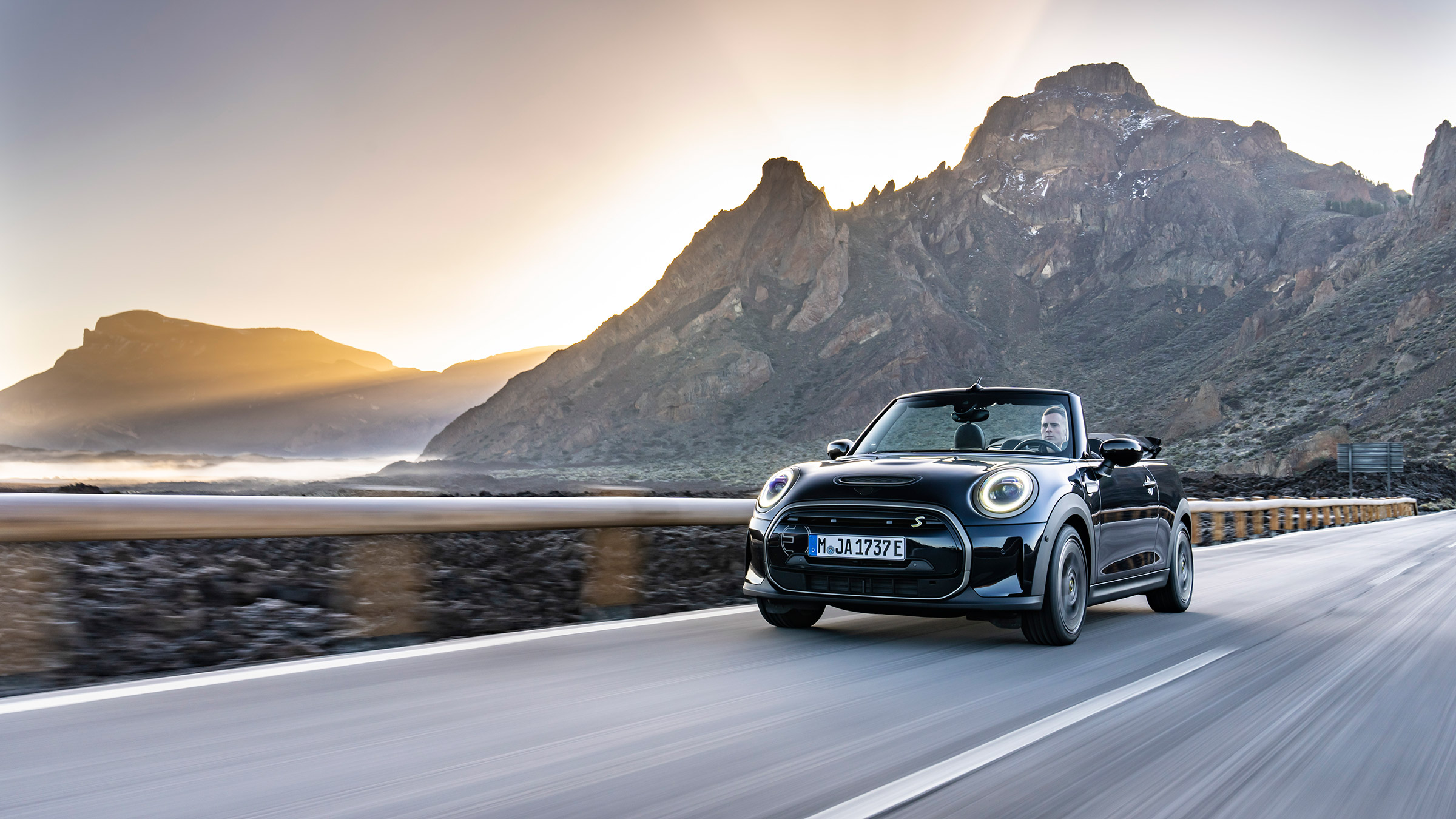 MINI Electric Convertible, Windswept Electric Joy