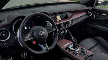 Alfa Romeo Stelvio Quadrifoglio Super Sport - dash