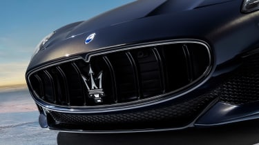 Maserati GranCabrio Trofeo - grille