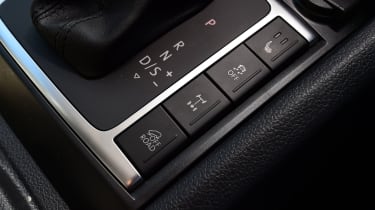 Volkswagen Amarok - buttons