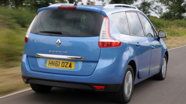 Renault Grand Scenic rear tracking
