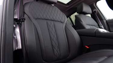 BMW X6 xDrive40i - front seats