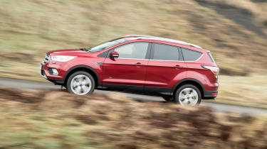 Ford Kuga 2017 - side