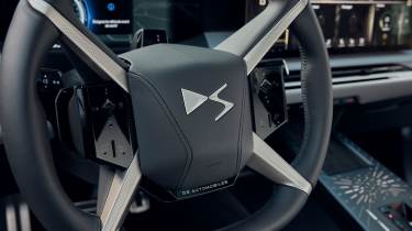 DS No7 - steering wheel