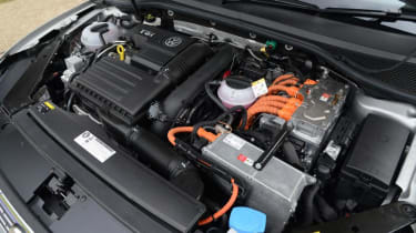 Volkswagen Passat GTE - engine