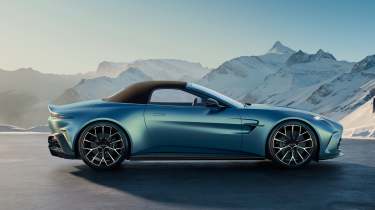 Aston Martin Vantage Roadster roof up