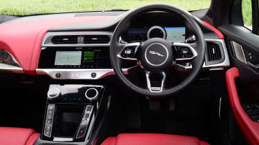 Jaguar I-Pace - dashboard