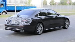 Mercedes%20S-Class%20spyshots-10.jpg