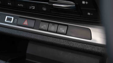 Vauxhall Vivaro Life - sliding rear door controls