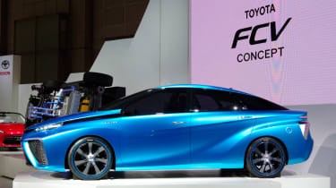 Toyota Fuel Cell Concept 2013 4