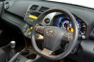 Used Toyota RAV4 - steering wheel