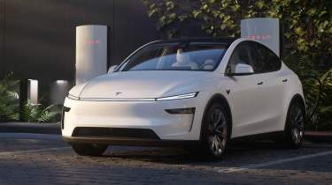 Tesla Model Y facelift - front charging