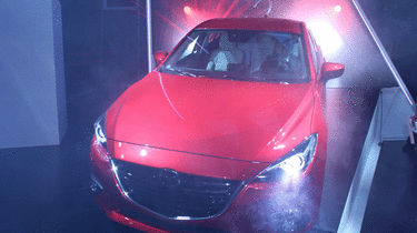 New Mazda 3 revealed headlight view
