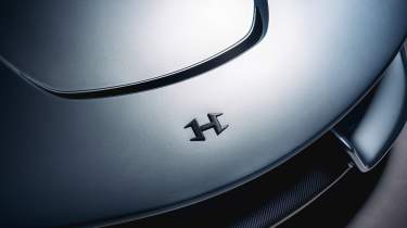 Hennessey Blackbird - front badge