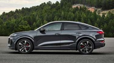 Audi Q6 e-tron Sportback - side static