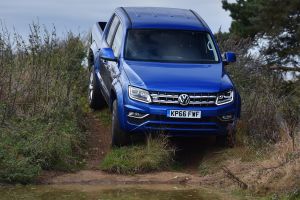 Volkswagen Amarok pick-up 2016 - off-road