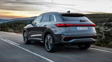 2024 Audi Q5 - rear tracking