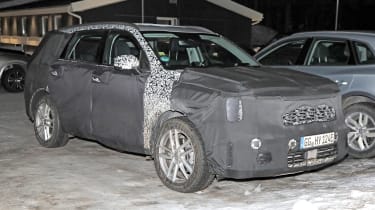 Kia Sorento facelift (camouflaged) - front angle