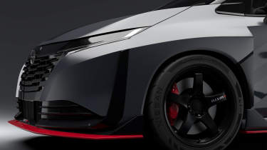 Nissan Aura Nismo RS Concept - studio lights and wheels