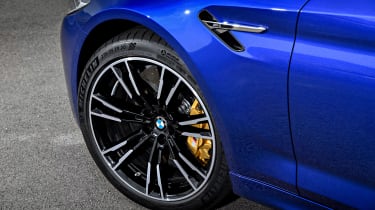 BMW M5 - wheel