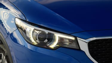 MG ZS - front light