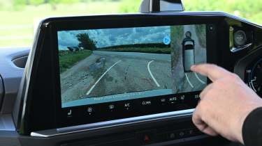 Volkswagen Transporter Sportline - reversing camera display