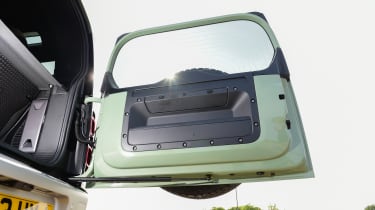 Land Rover Defender - tailgate