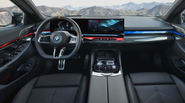 BMW i5 - dash 