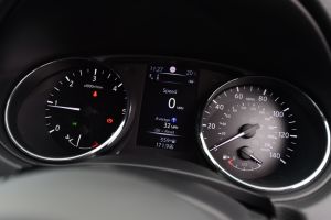 Nissan Qashqai - dials