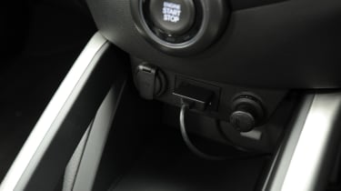 Hyundai Veloster Turbo iPod connector