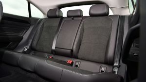 Volkswagen Arteon eHybrid - rear seats