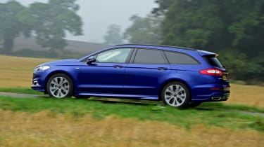 Ford Mondeo ST-Line Estate 2016 review - pictures  Auto 