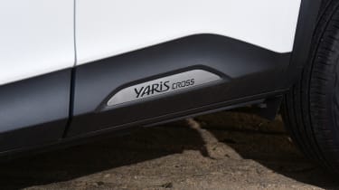 Toyota Yaris Cross First report - sill badging