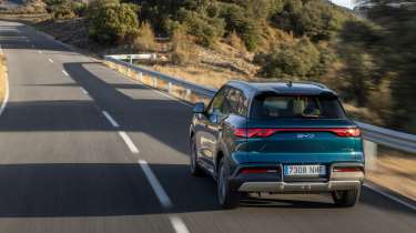 BYD Atto 2 DM-i - rear tracking