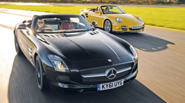 Mercedes SLS vs Porsche 911 Cabriolet