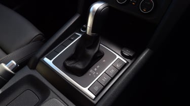 Volkswagen Amarok - gear lever