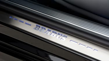 Brabus 850 6.0 Biturbo Cabrio - door sill