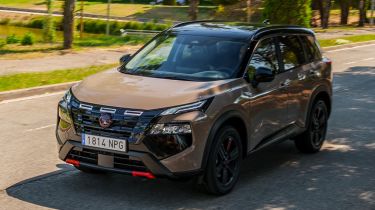 Nissan X-Trail - front