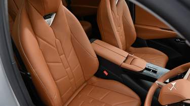 DS No8 - front seats