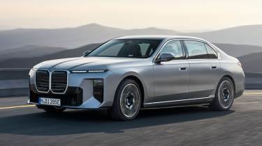 BMW i7 - front