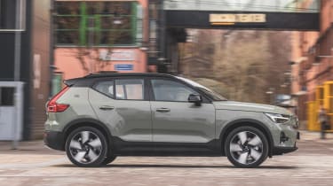 Volvo XC40 facelift - side