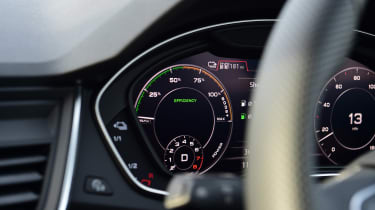 Audi Q5 PHEV long-termer - first report dials