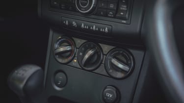 Nissan Qashqai Mk1 - controls