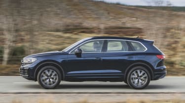 Volkswagen Touareg eHybrid 4Motion - side