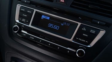 Hyundai i20 - centre console