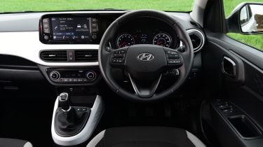 Toyota Aygo X vs Hyundai i10 vs Fiat 500 group test - Hyundai i10 interior