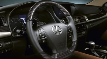 Lexus LS 460L interior