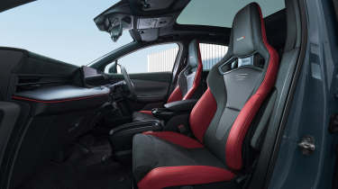 Nissan Leaf Nismo - seats