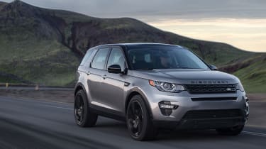 Land Rover Discovery Sport front tracking